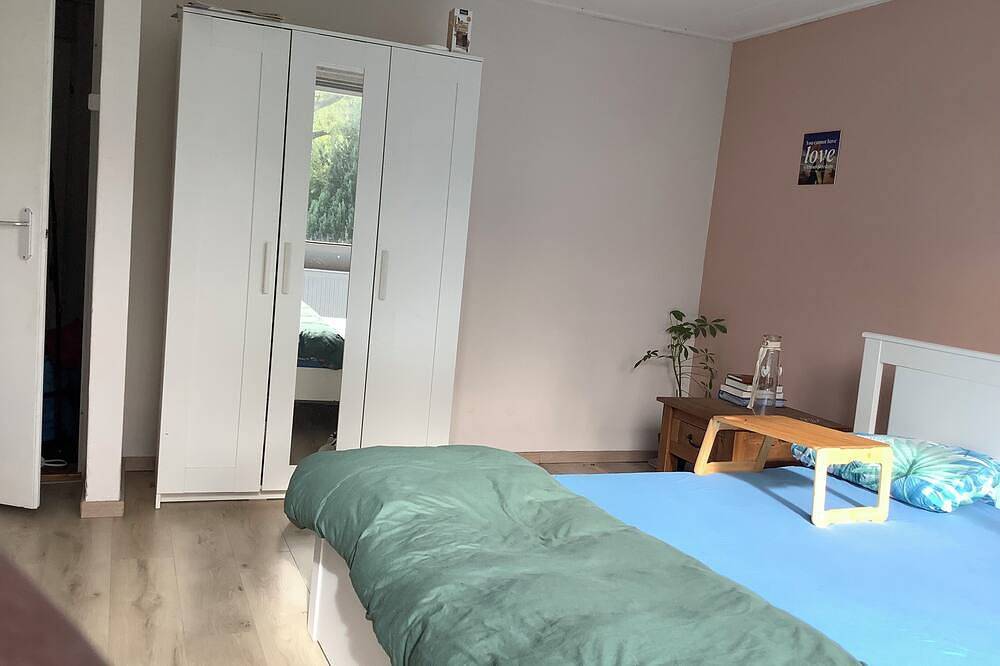Beautiful 1-bedroom house in Lelystad perfect for a relaxing stay in Lelystad, Markermeer