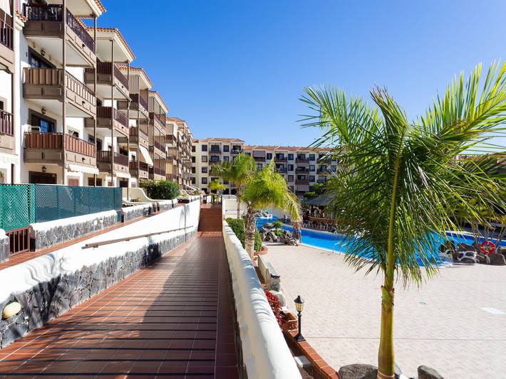 Entire apartment, Balcón del Mar in Costa del Silencio, Arona