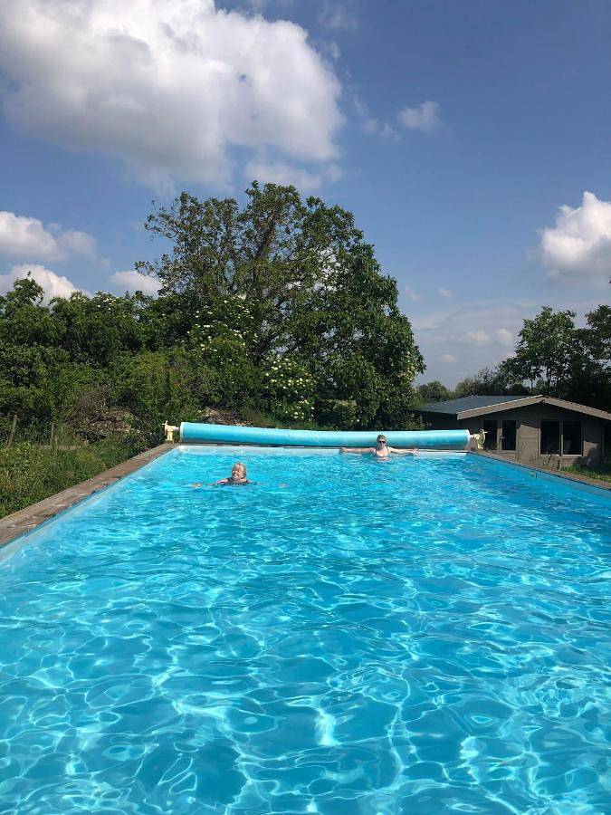 Location de vacances pour 10 personnes, avec jardin ainsi que piscine et jacuzzi, adapté aux familles à Aulnay - 2