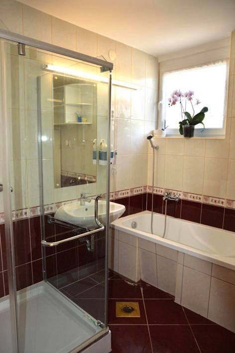 Ferienwohnung für 8 Personen, mit Balkon und Terrasse sowie Garten und Seeblick in Gyenesdias - 4