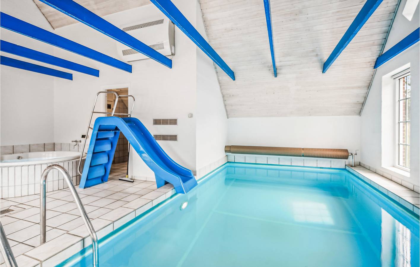 Ferienhaus für 12 Personen mit Terrasse in Sønderstrand, Tagholm