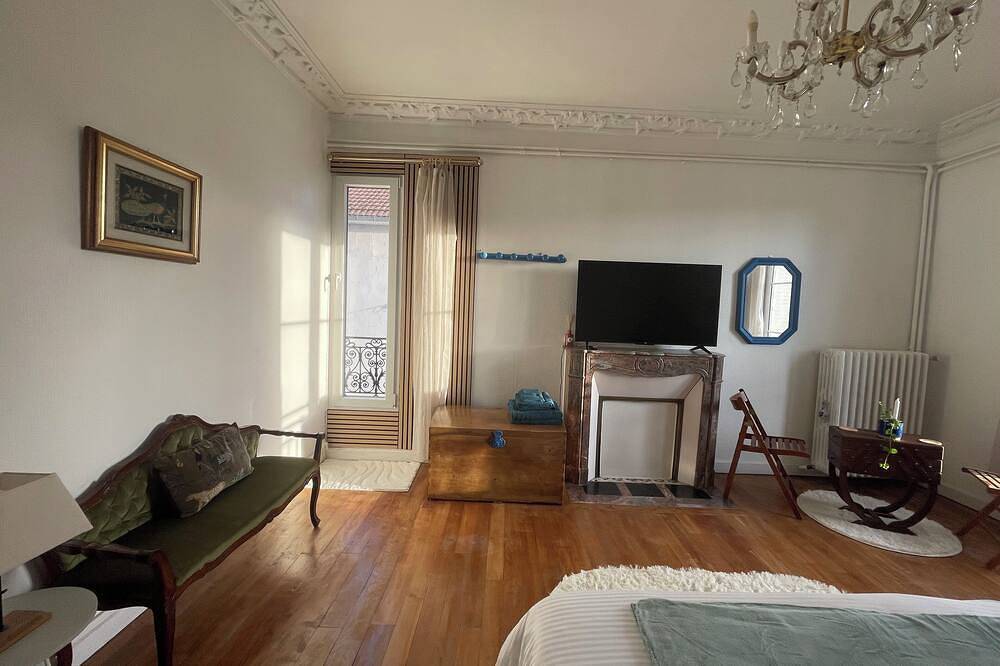 Chambre paisible face aux thermes-ch1 in Contrexéville, Neufchâteau