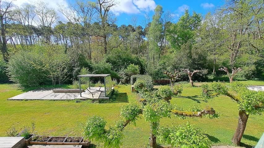 Gîte pour 8 personnes, avec terrasse et piscine à Mézos - 2