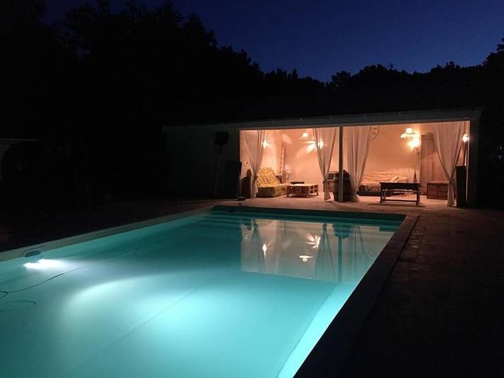 Location de vacances pour 4 personnes, avec piscine ainsi que vue et jardin à Réauville - 3