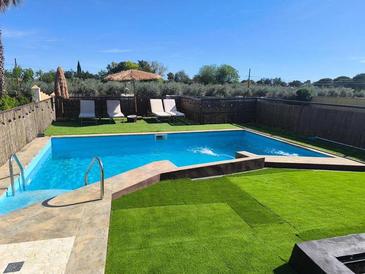 Gîte pour 3 personnes, avec Terrasse et Jardin ainsi que Piscine et Vue sur le lac à Carmona - 2