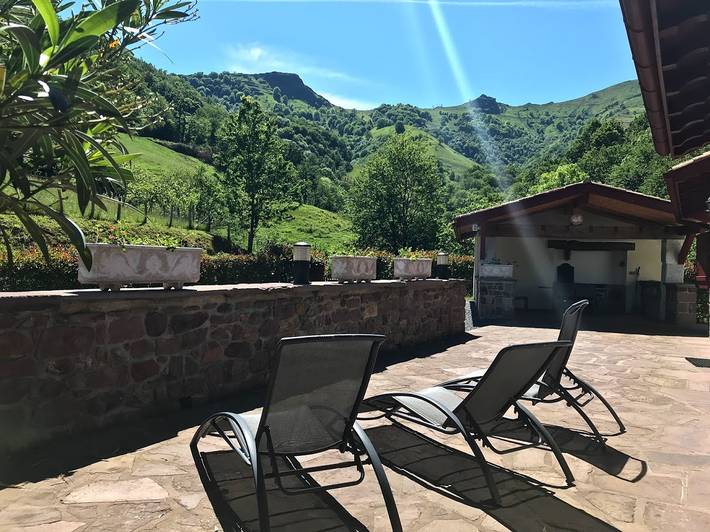 Gîte pour 8 personnes, avec terrasse et jardin à Saint-Étienne-de-Baïgorry - 3