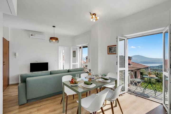 Ferienwohnung für 7 Personen, mit Balkon und Kinderpool sowie Seeblick in Comune di Stresa - 4
