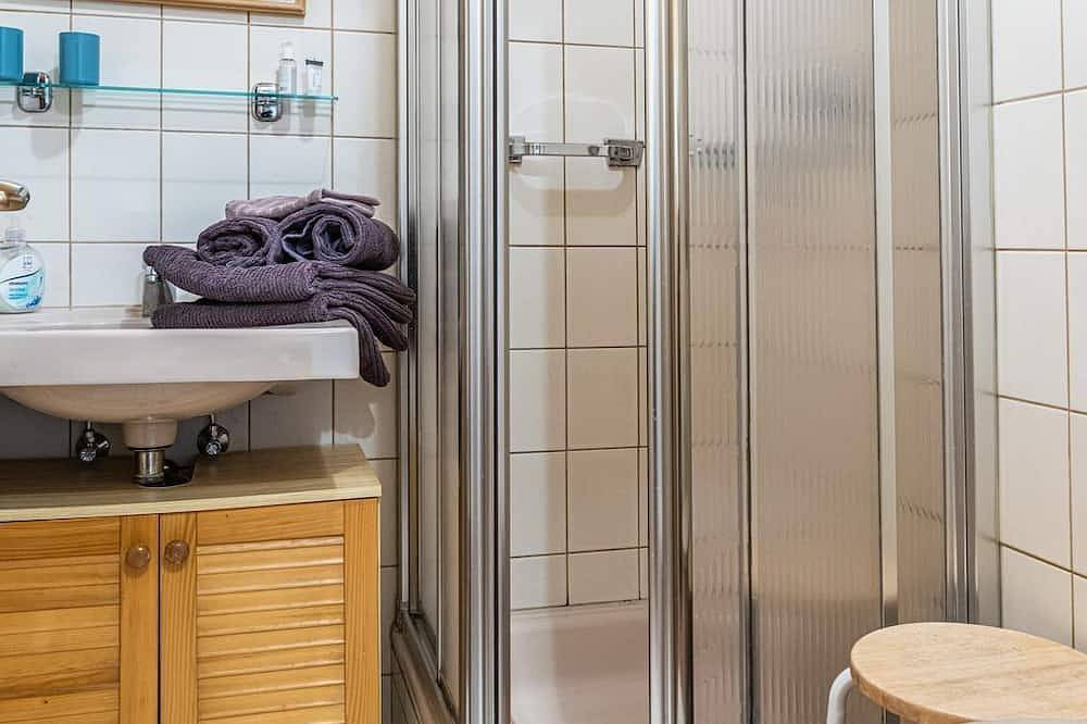 Ganze Wohnung, Doppelzimmer Schlicke  mit Dusche, Wc - Linde, Landhaus in Seeg, Bayerisch Schwaben