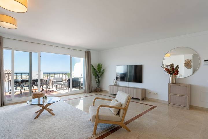 Apartamento entero, Luxurious penthouse with mountain and sea view 422 in Val de Guadalmina, Benahavís