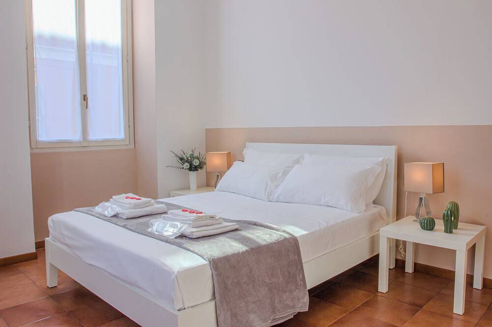 Entire apartment, La ringhiera fiorita - 102 by Houset in Monza, Brianza