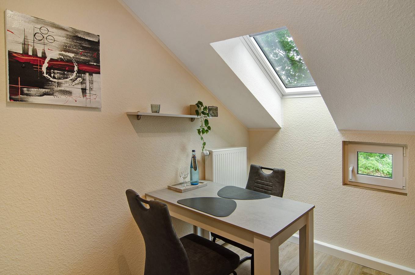 Apartamento entero, Apartamento 'Wohnung 2' con terraza compartida, jardín compartido y Wi-Fi in Bad Karlshafen, Hessisches Bergland