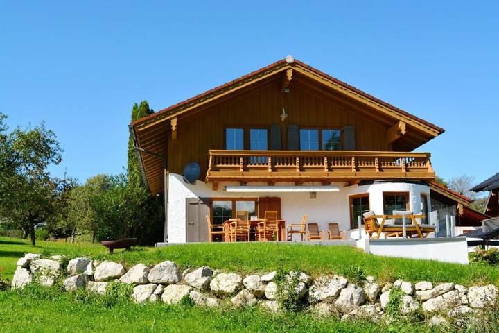 Ferienhaus für 6 Personen, mit Sauna und Whirlpool sowie Balkon am Chiemsee - 2