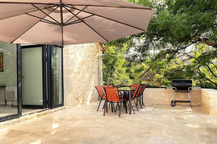 Maison de vacances pour 10 personnes, avec piscine ainsi que jardin et balcon