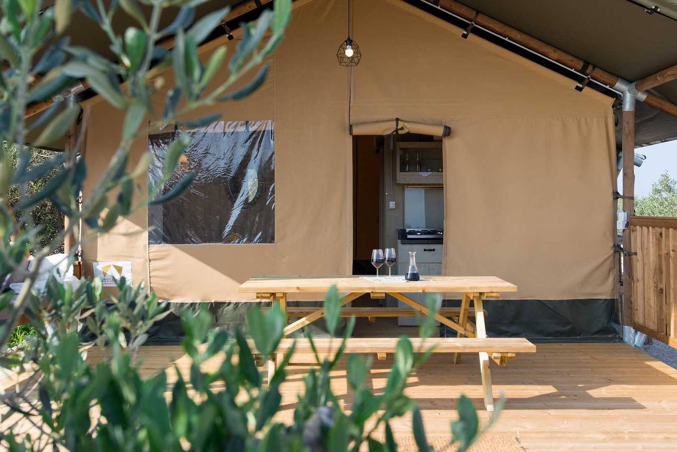 Adriatisches Erbe Glamping Nr. 1 in Maslinica, Solta