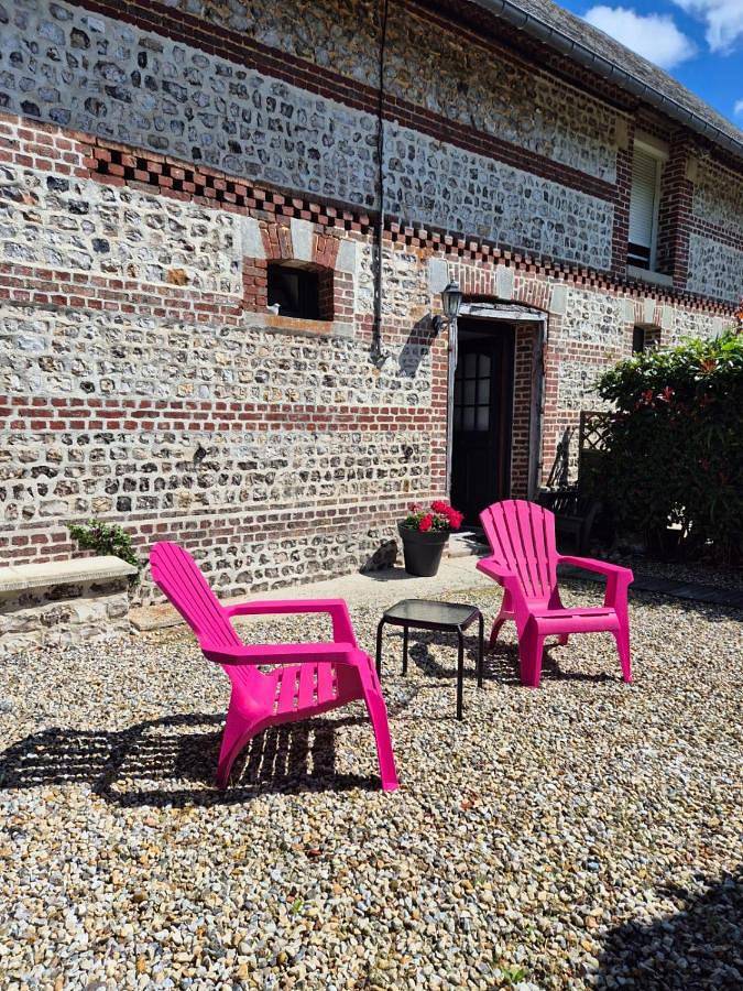 Gîte pour 4 personnes, avec terrasse et jardin à Criquebeuf-en-Caux - 2