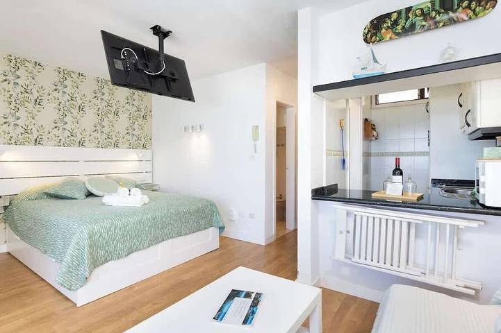Entire apartment, Seafront Apt w/ Pool & Teide View, Near Dining in Punta del Hidalgo, San Cristóbal de La Laguna