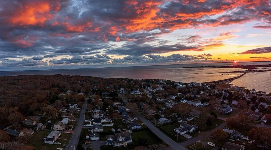 Log cabin for 4 people, with terrace and garden in Massachusetts