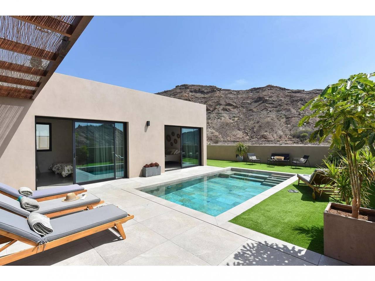 Magnificent property with a private pool located a few meters from Tauro beach in Gran Canaria Süd