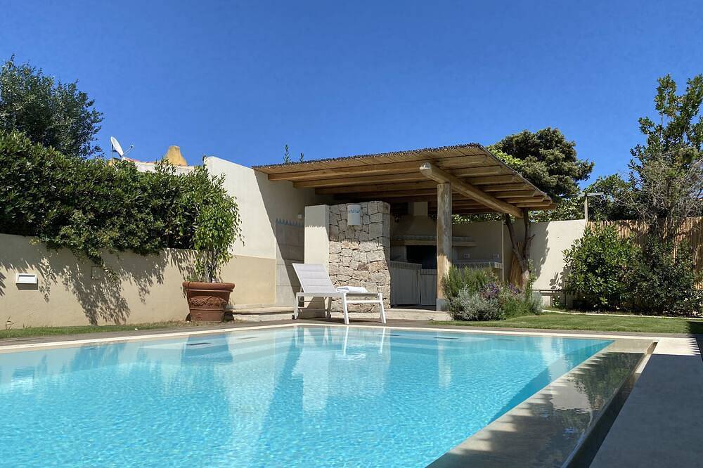 Villassimius loc. Campulongu Villa mit Pool 350 Meter vom Strand entfernt in Villasimius, Cagliari Provinz