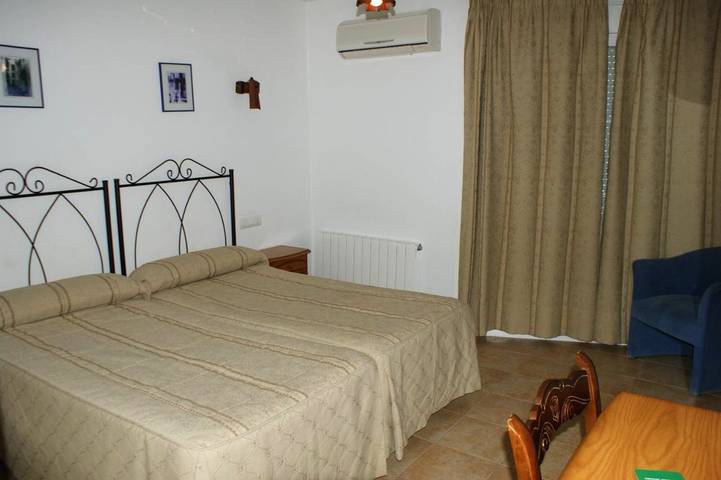 Hotel para 2 personas, con Balcón y Terraza además de Jardín y Piscina en Güejar Sierra - 2