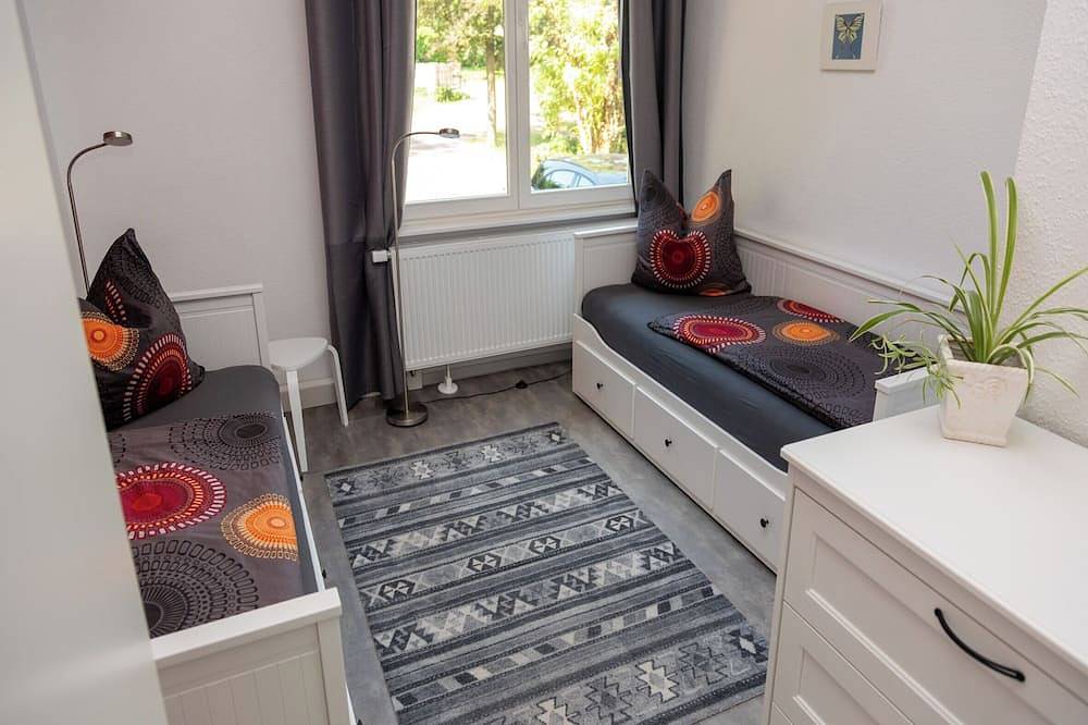 Ganze Wohnung, Moderne Ferienwohnung in alter Villa. Direkt am Thüringer Wald in Georgenthal, Rennsteig