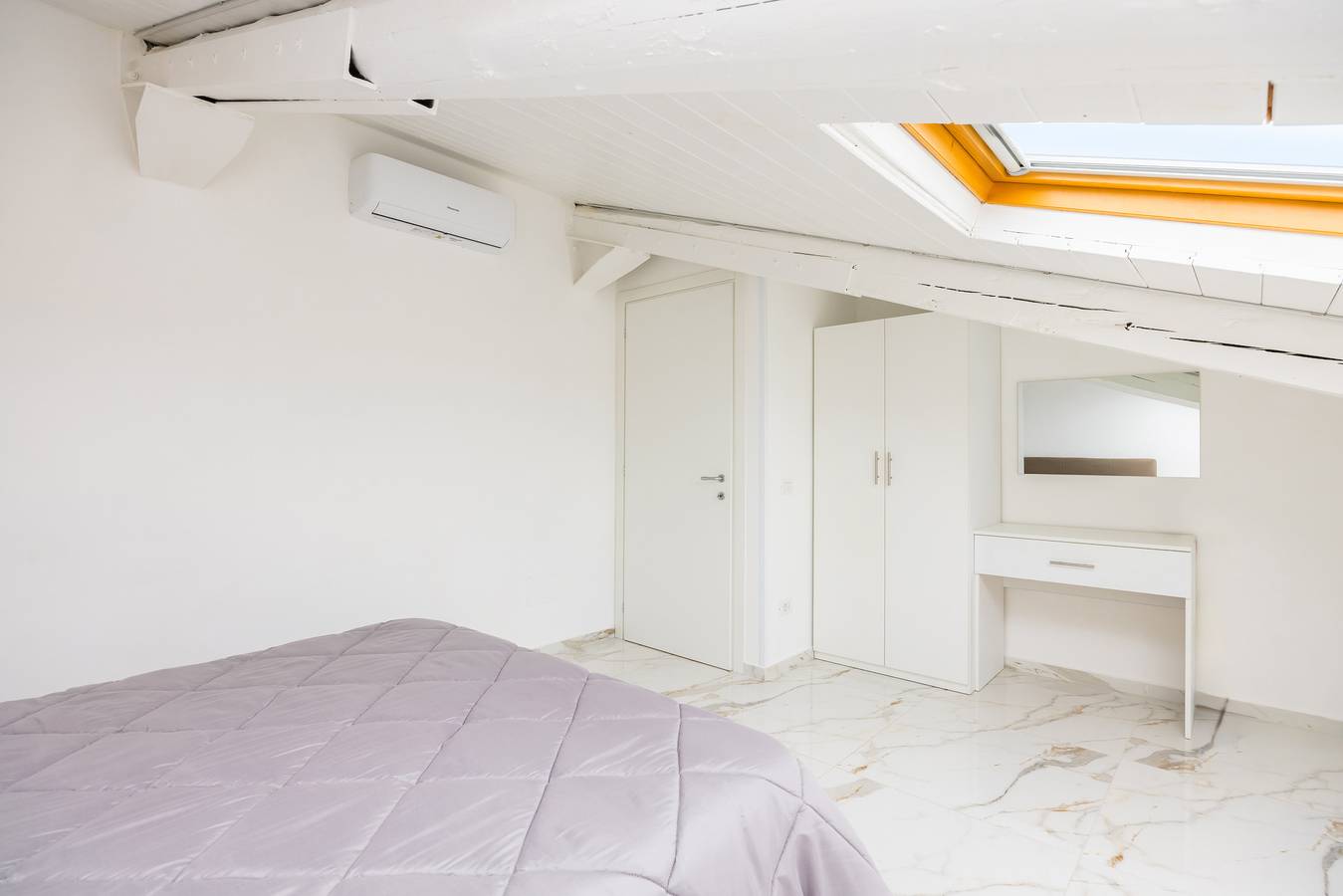 Appartamento intero, Cozy Slooping Rooftop in Napoli, Napoli e dintorni