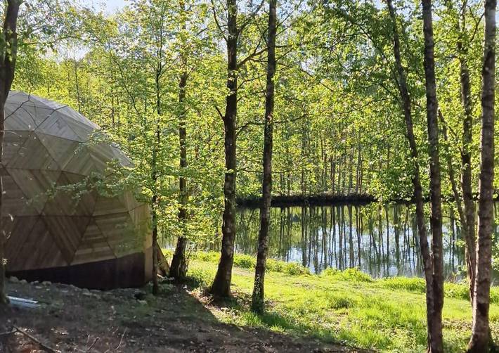 Parc de vacances pour 2 personnes, avec terrasse ainsi que jardin et jacuzzi à Bertogne - 3