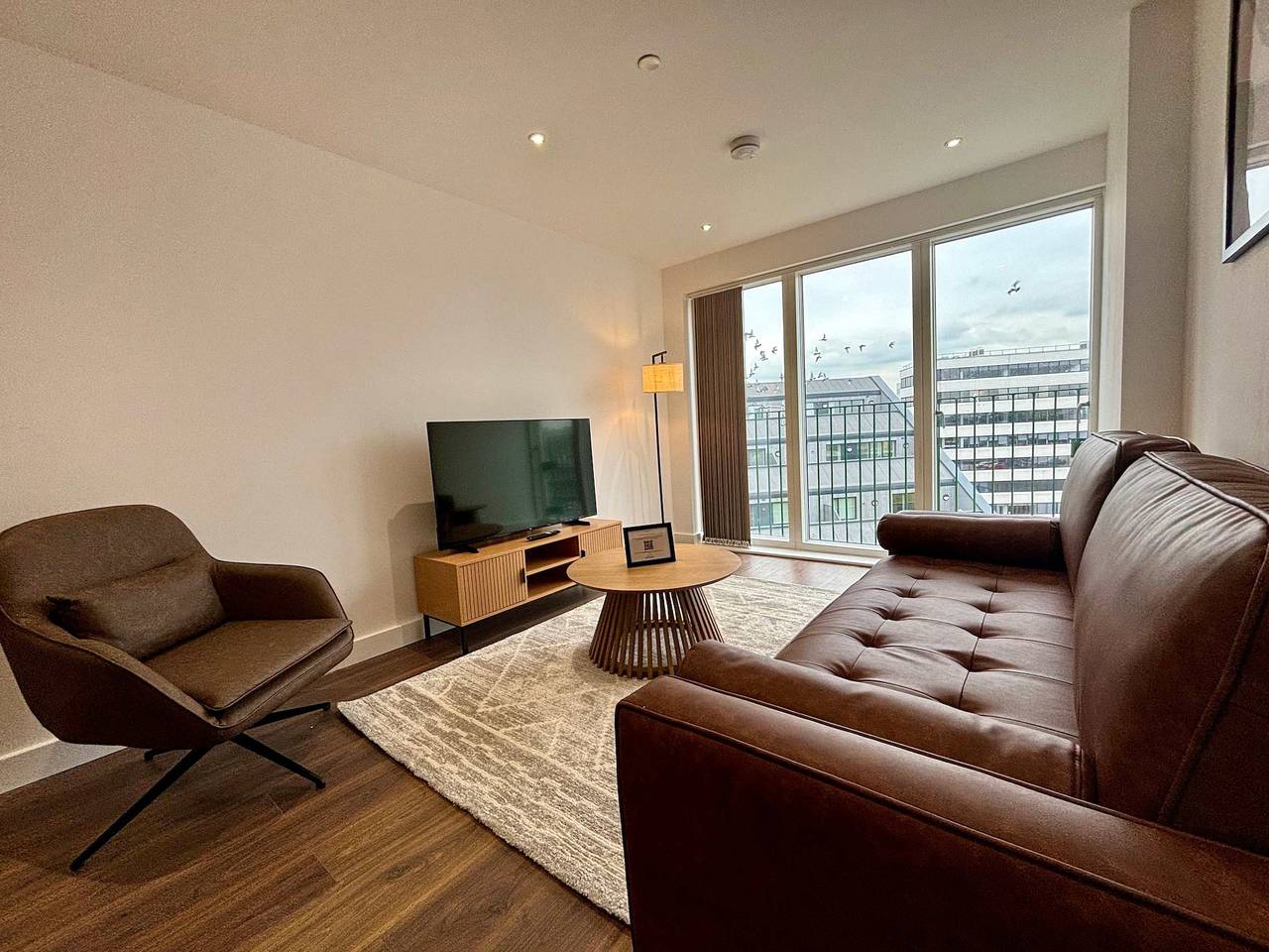 Entire apartment, 2Br Bracknell Apt Near Ascot Racecourse | Wifi in Bracknell, Berkshire