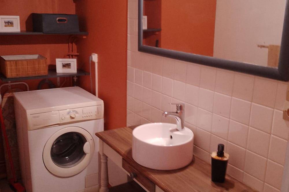 Appartement entier, Studio pour cure Eugénie les Bains in Eugénie-les-Bains, Landes