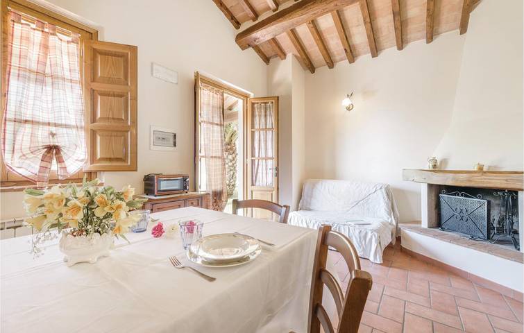 Apartamento vacacional entero, Apartamento familiar con piscina y aparcamiento in Larciano, Provincia de Pistoia