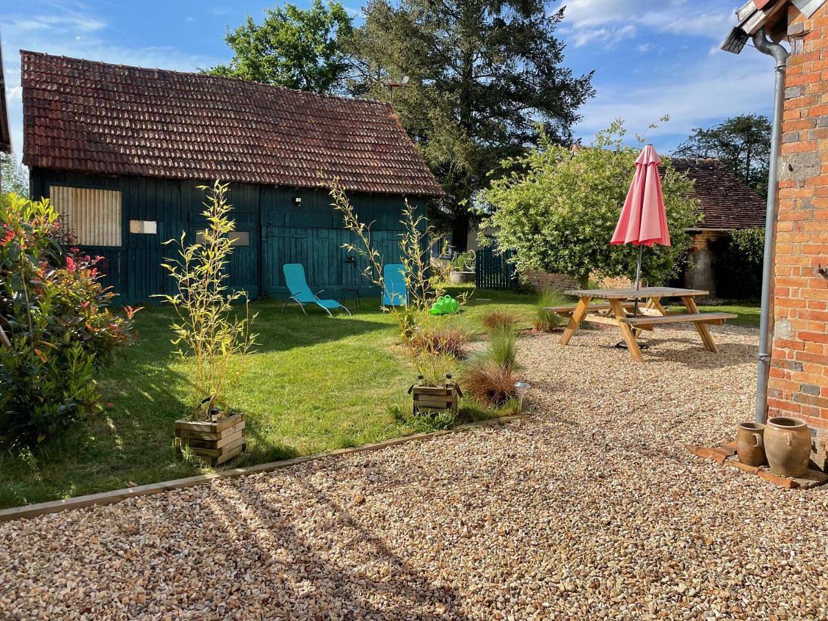 Le Cocoon D'Annabelle - Jolie Maison avec Jeux Et Grand Jardin in Pierrefitte-sur-Sauldre, Sologne