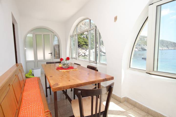 Ferienwohnung für 7 Personen, mit Balkon/Terrasse, mit Haustier auf Hvar