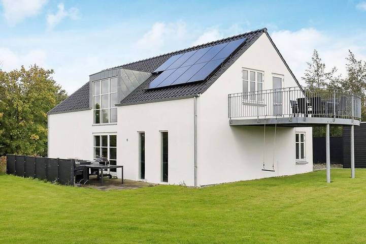 Ferienhaus für 10 Personen, mit Garten und Sauna sowie Whirlpool und Balkon - 1