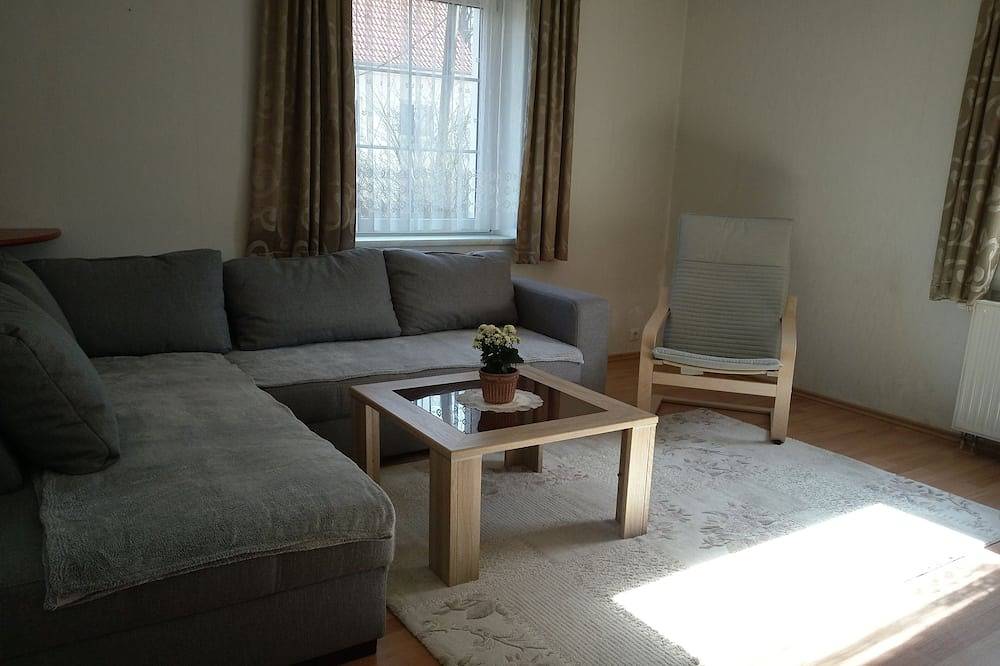Ganze Wohnung, Apartment mit 2 Schlafzimmern bei Dresden (Erdgeschoß) in Bannewitz, Osterzgebirge