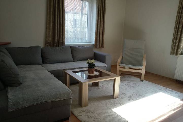Ferienwohnung für 6 Personen, mit Balkon und Whirlpool sowie Garten in Bannewitz