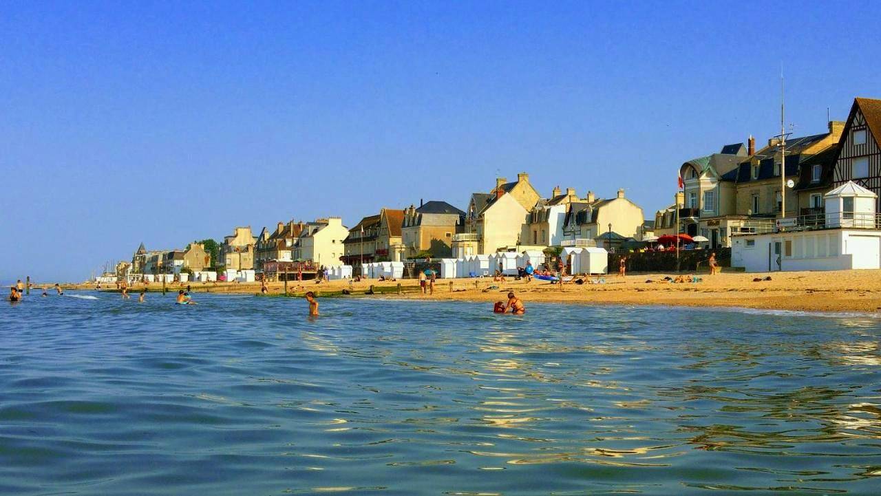 Double Room in Saint-Aubin-sur-Mer (Calvados), Région de Caen