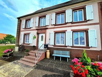 Gîte pour 7 personnes, avec jardin dans Zilling