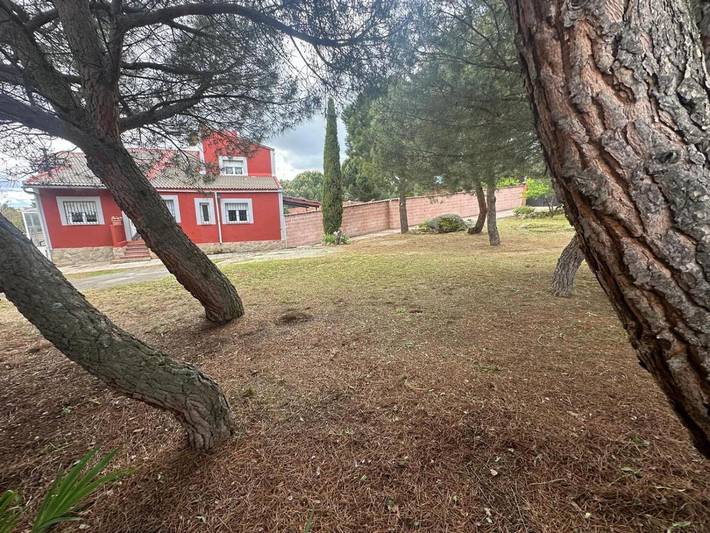 Casa de vacaciones para 6 personas, con jardín además de vistas y balcón, Familias con niños en Comarca de Ávila - 2