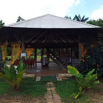 Gîte pour 14 personnes, avec vue ainsi que terrasse et jardin à Roura