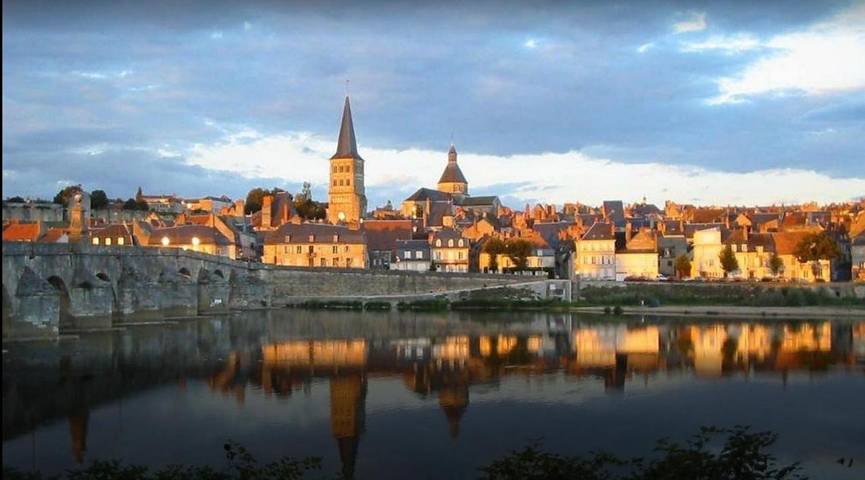 Gîte pour 4 personnes, avec terrasse à La Charité-sur-Loire - 2