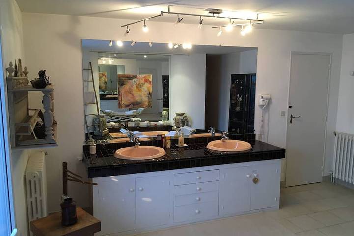 Location de vacances pour 2 personnes, avec terrasse ainsi que jardin et jacuzzi à Sainte-Terre - 4