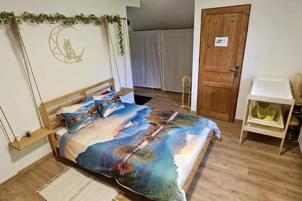 Ganze Wohnung, Summer/winter rental, ski - hiking Haute-Savoie - peaceful location - friends/family in La Rivière-Enverse, Region Bonneville