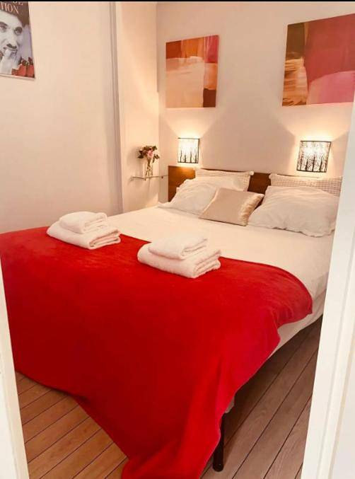 Appartement entier, Standard Apartment in Paris, Île de France