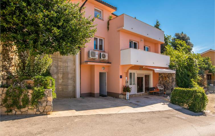 Ferienwohnung für 4 Personen, mit Terrasse in Stara Baska