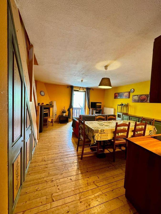 Gîte pour 7 personnes, avec vue et jardin, animaux acceptés dans Passo Del Tonale - 2