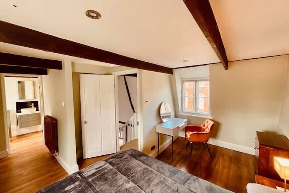 Abbey Gardens Cottage - Grade Ii listed cottage in the very heart of town. in Bury St Edmunds, Suffolk