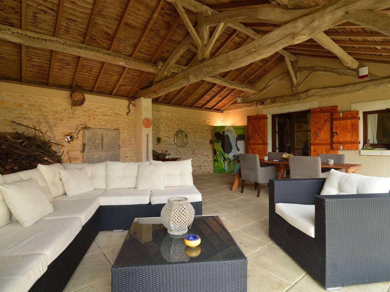 Beautiful holiday home in Frontenay sur Dive with terrace in Saint-Jean-de-Sauves, Vienne