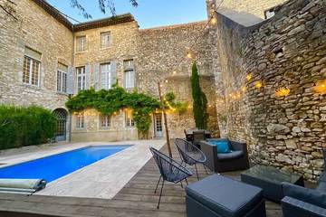 Location de vacances pour 13 personnes, avec jardin et terrasse à Bourg-Saint-Andéol