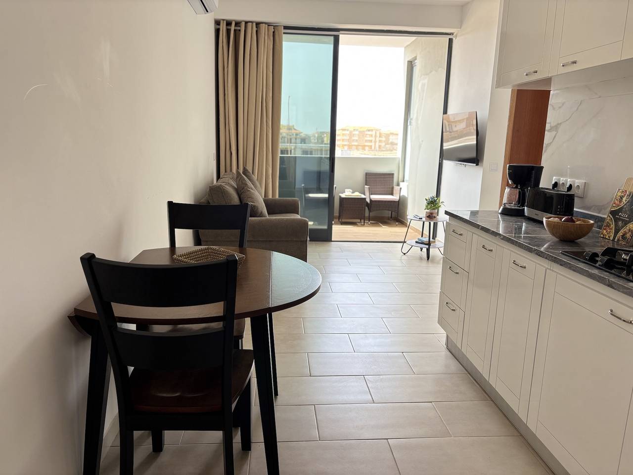 Geheel appartement, Joli Beach House - Charming Second Floor T1 Center - with balcony in Ilhas de Barlavento, Sal