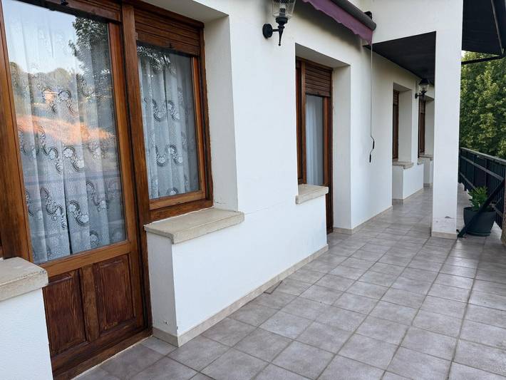 Ferienhaus 'Podium' mit Bergblick, Balkon und Wlan in Villabuena de Álava, Rioja Alavesa